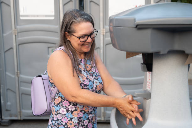 Portable Toilet Options We Offer in Old Fig Garden, CA